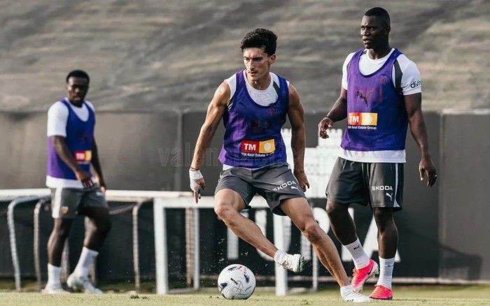 Corberan mueve piezas en su entrenamiento de hoy